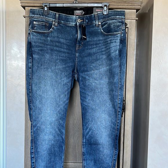 Torrid Jeans Feel the Fit Bombshell Skinny High Rise Premium Stretch 22R New - Picture 5 of 14